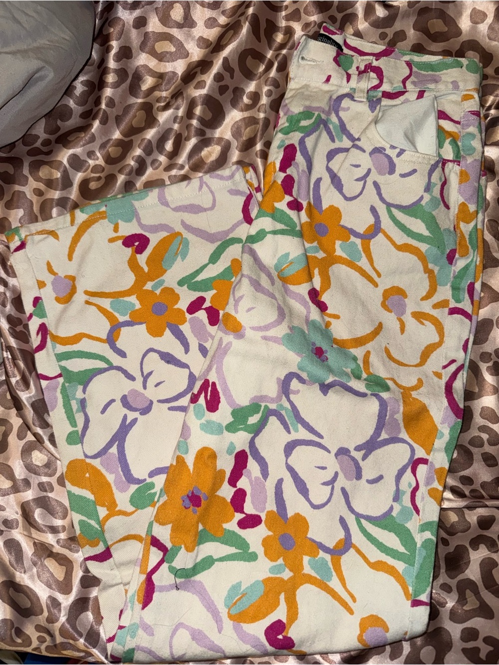 Floral wide legged pants